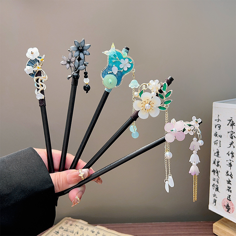 Classic Tassel Hair Stick Blac - đánh giá và giá Vintage Collector